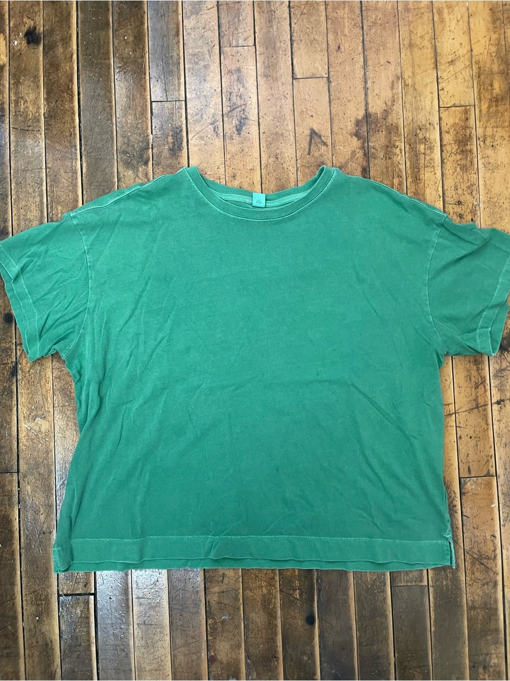 old navy tee shirt